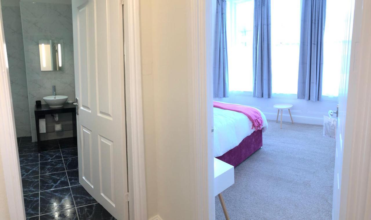 Mostyn Villa Free Private Parking Llandudno Luaran gambar