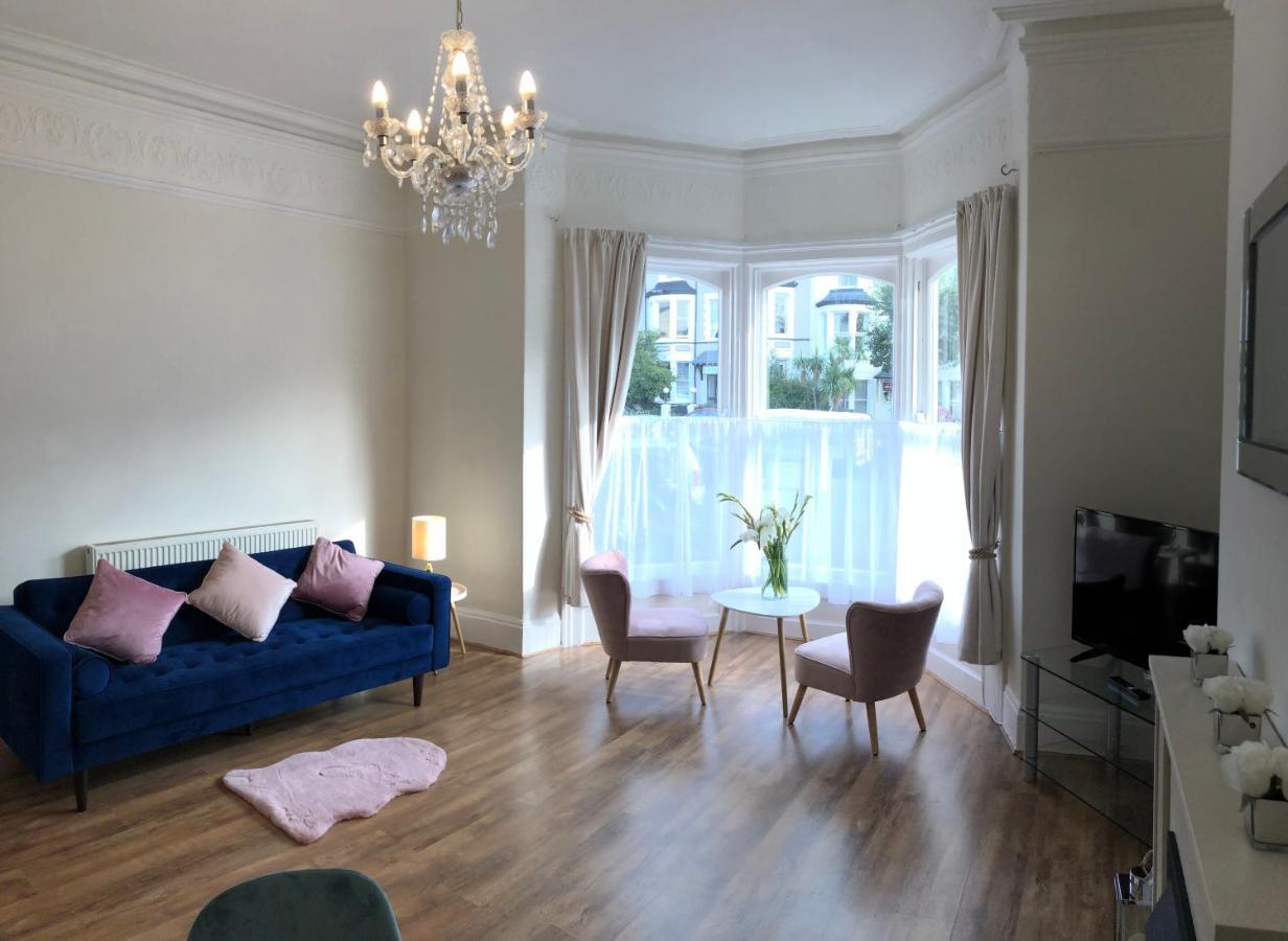 Mostyn Villa Free Private Parking Llandudno Luaran gambar