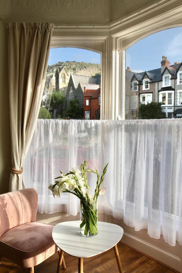 Mostyn Villa Free Private Parking Llandudno Luaran gambar