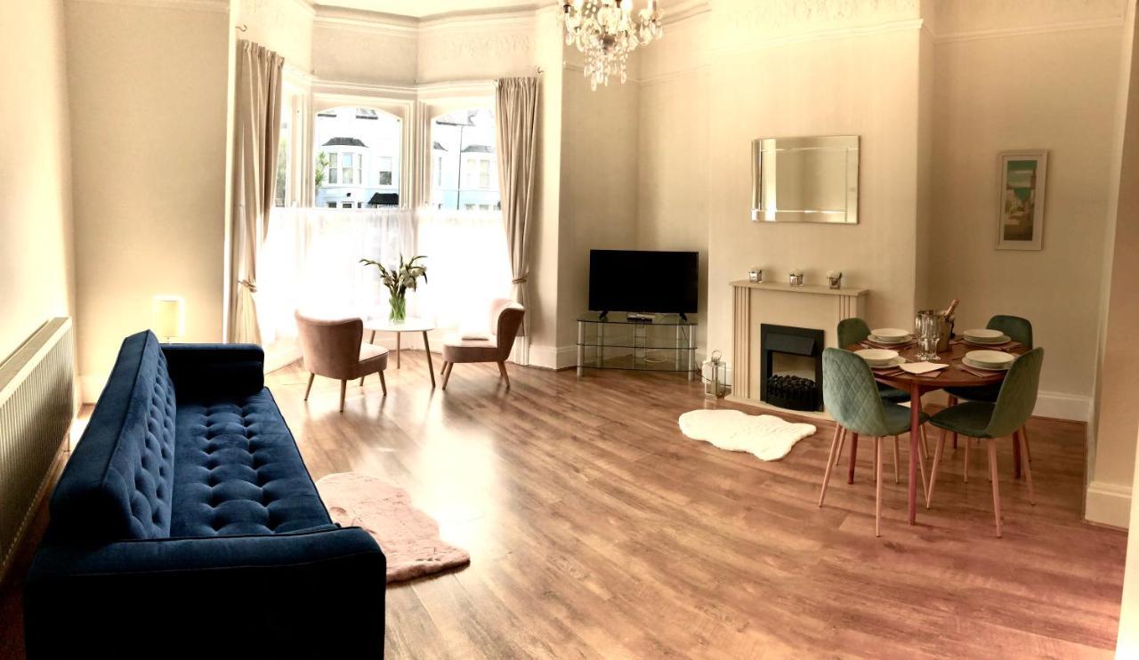 Mostyn Villa Free Private Parking Llandudno Luaran gambar