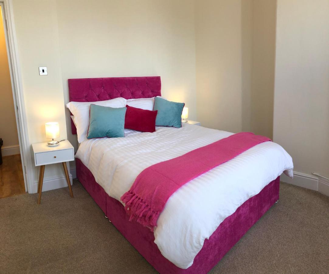 Mostyn Villa Free Private Parking Llandudno Luaran gambar